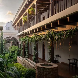 Pasos Boutique & ***** Antigua